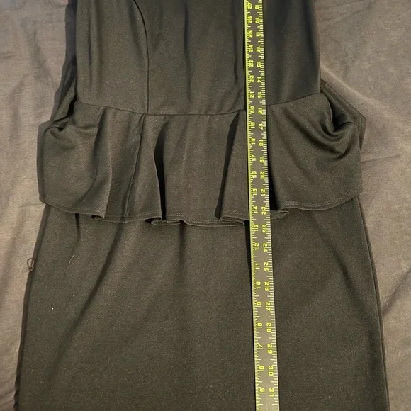 Mossimo Cap Sleeve Bodycon Dress w ruffle waistline - Picture 3 of 7